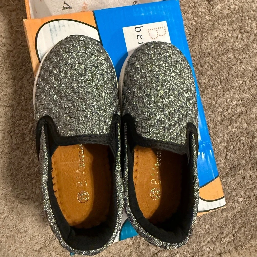 Bernie Mev Kids Silver Metallic Elastic Slip On Sneakers Size 23 EU Toddler 7